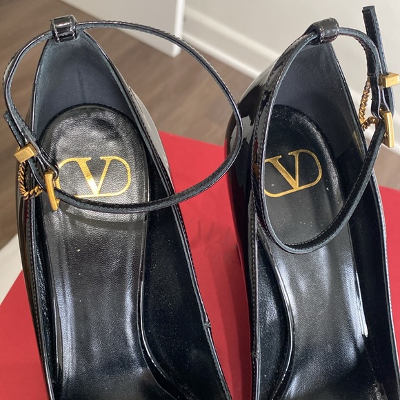 Valentino patent black wedge with ankle strap. - Picture 3 of 12